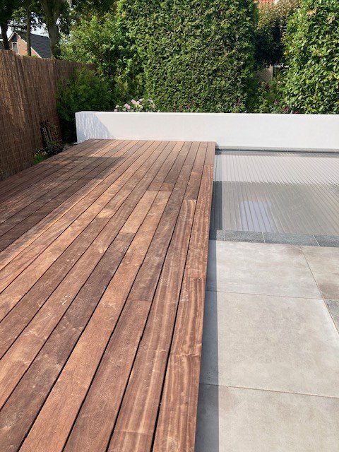Houten vlonderterras, detail